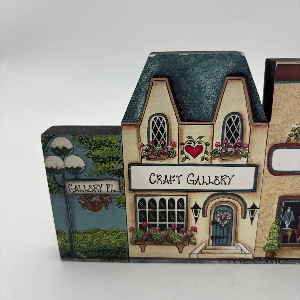 Brandywine‎ Woodcrafts shelf sitter